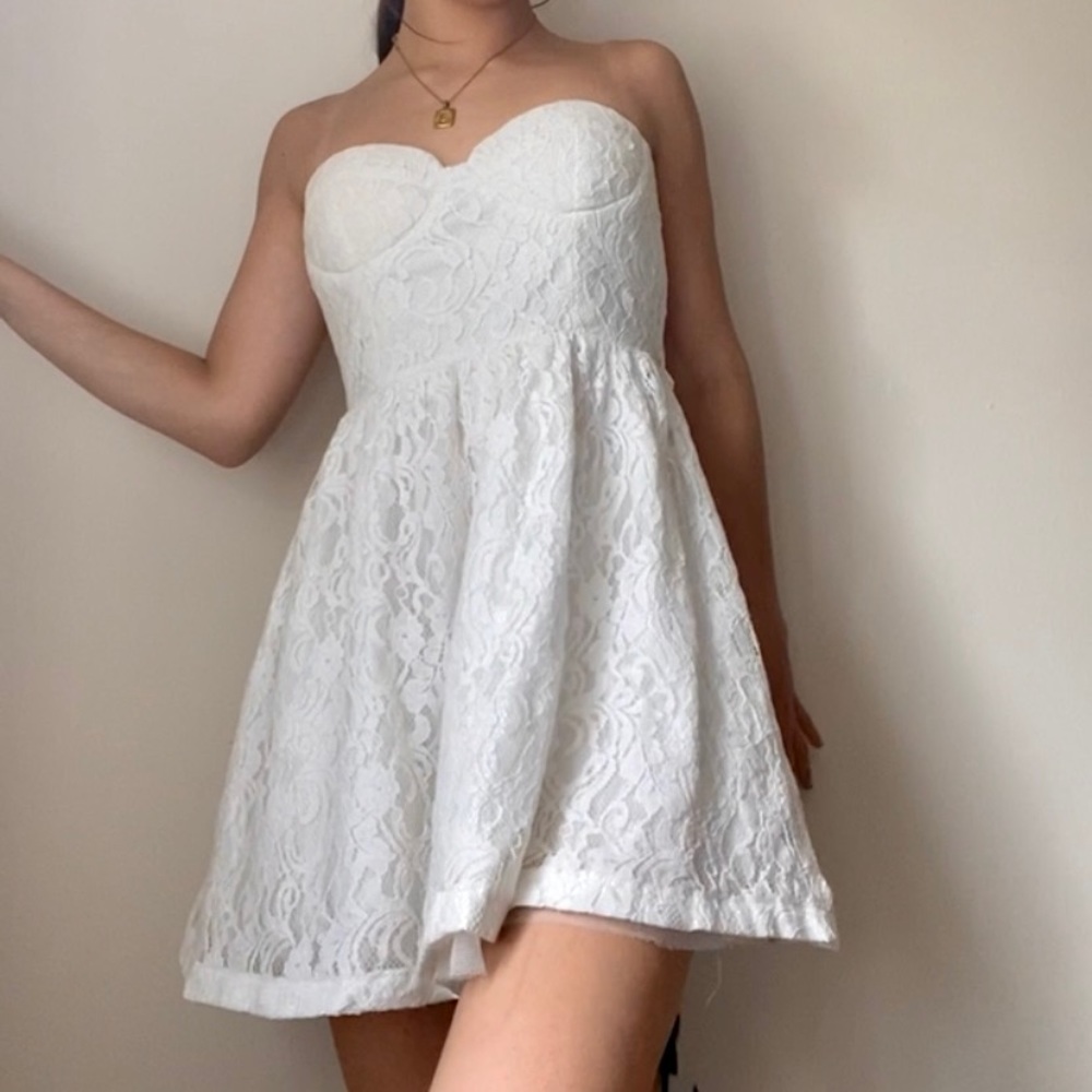 Off-White Strapless Lace Dress 👒🤍 - Picture 1 of 4